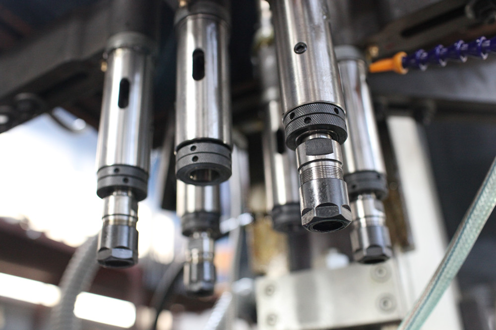 多頭鉆床都用哪些鉆桿，來幫助鉆頭實現(xiàn)鉆孔功能